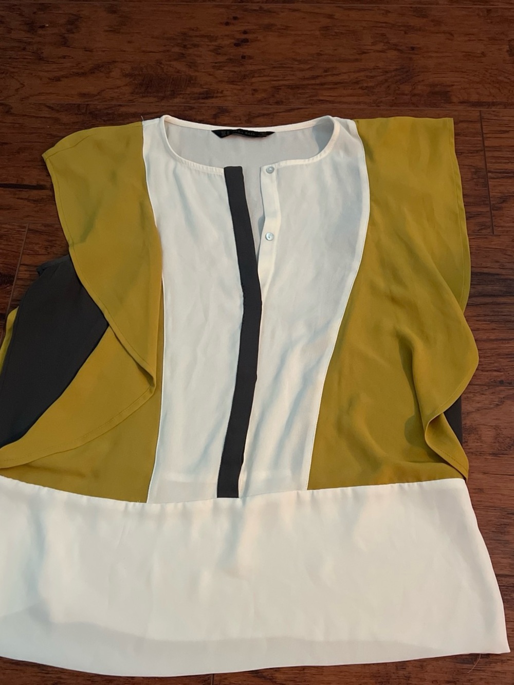 Zara Olive, White & Black Flutter Sleeve Blouse